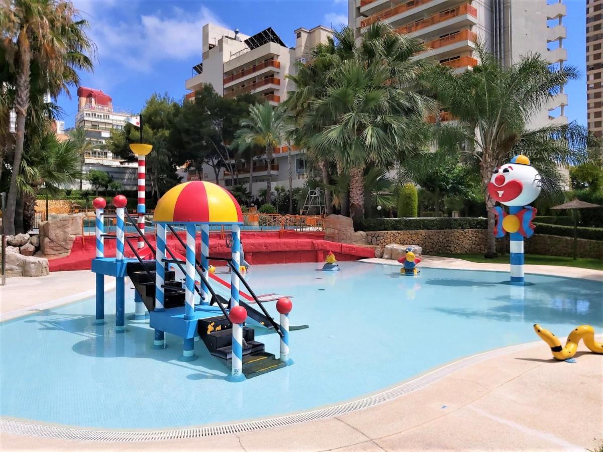 Gemelos 22-1-6 Benidorm Kültér fotó