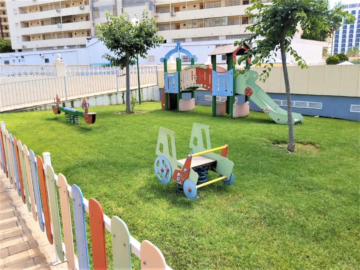 Gemelos 22-1-6 Benidorm Kültér fotó